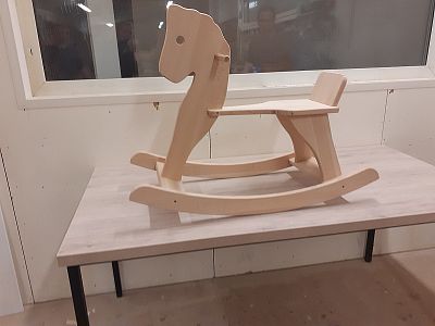 4.Balíčky s truhlářským kurzem