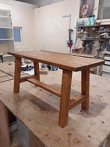 4.Balíčky s truhlářským kurzem