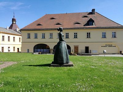 Barunčina škola a muzeum Boženy Němcové