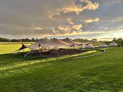 Perfektní svatební den s úžasnou atmosférou